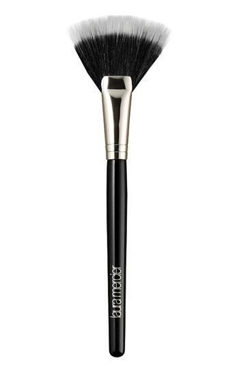 laura-mercier-fan-brush